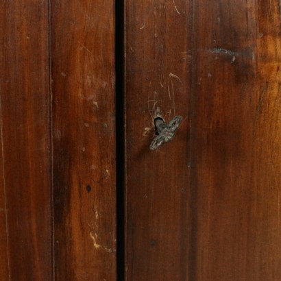 Corner cupboard with glass front-detail