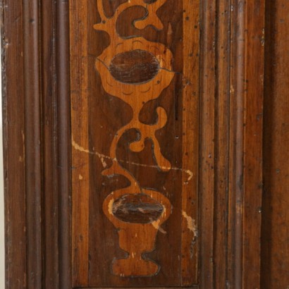 Inlaid chest-detail