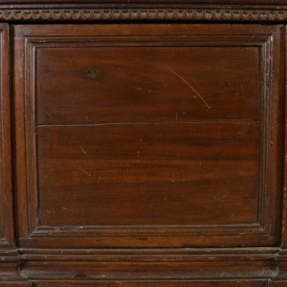 Inlaid chest-detail