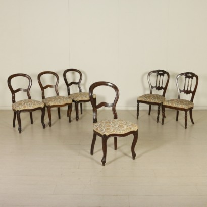 Gruppo di sei sedie