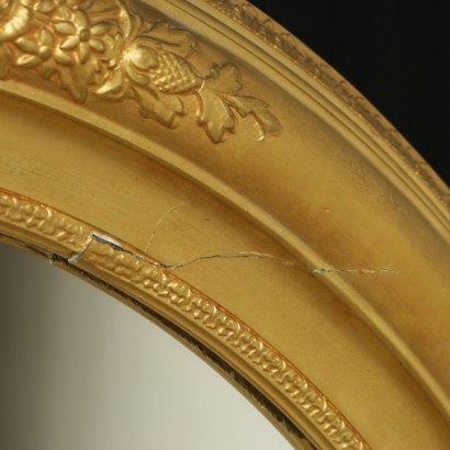 Oval mirror-detail