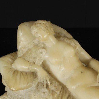 Schlafende Venus aus Alabaster