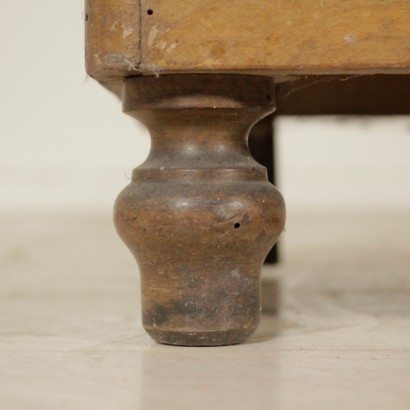 Etagere in walnut - detail