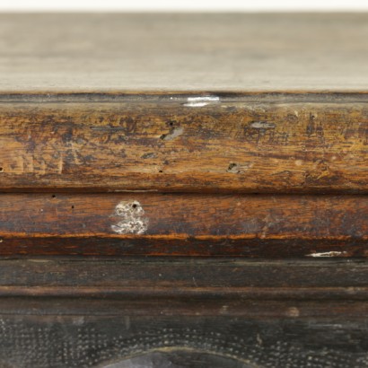 Engraved chest - detail