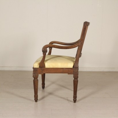 Chair neoclassical - side