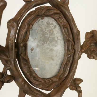 Coat rack in cast iron with a mirror - detail