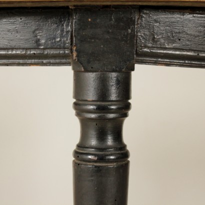 Console table antique wood - detail