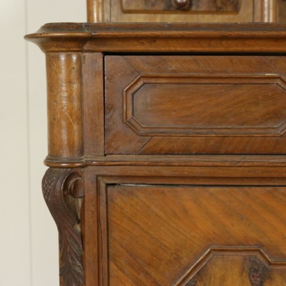 Chest of drawers with mirror - detail