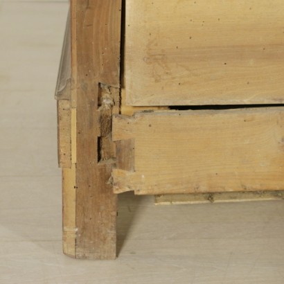 Chest of drawers with mirror - detail