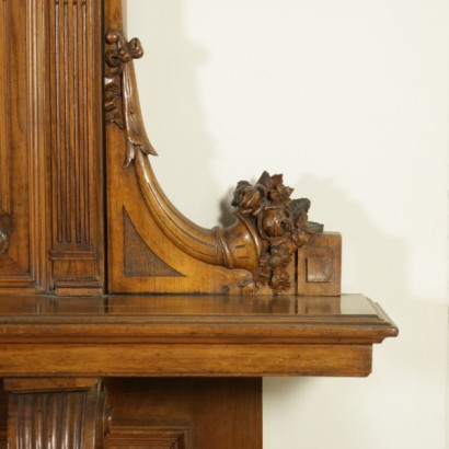 Console with mirror - detail