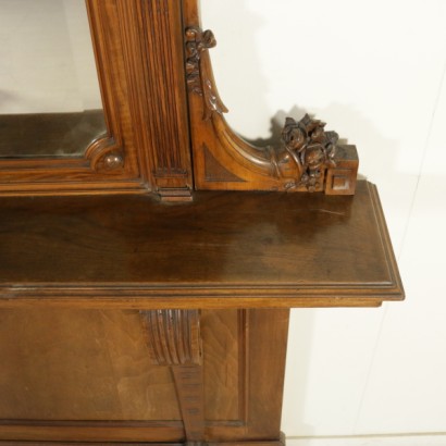 Console with mirror - detail