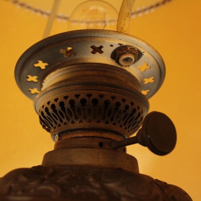 {* $ 0 $ *}, lampadaire, lampe en fer forgé, lampe en fer, lampadaire en fer forgé, lampe 900, lampe première moitié 1900, lampe début des années 1900, abat-jour en papier
