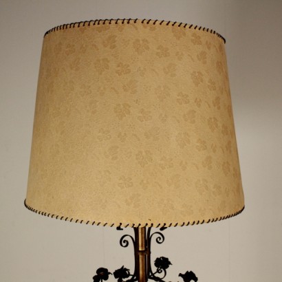 {* $ 0 $ *}, Stehlampe, schmiedeeiserne Lampe, Eisenlampe, schmiedeeiserne Stehlampe, 900er Lampe, erste Hälfte 1900 Lampe, frühe 1900er Jahre Lampe, Papierlampenschirm
