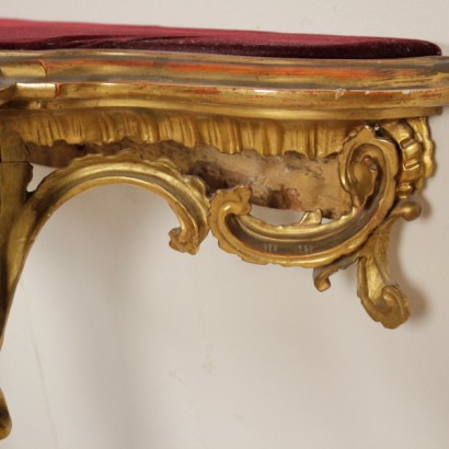 Console carved and gilded