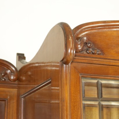 di mano in mano, credenza liberty, credenza 900, credenza in mogano, credenza primi 900, credenza inizio 900, credenza tre corpi, credenza con vetri artistici, vetri artistici, credenza antica, credenza antiquariato