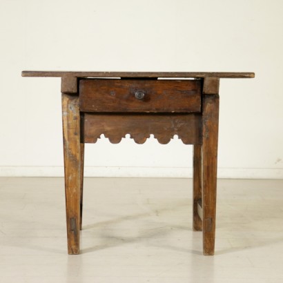 {* $ 0 $ *}, table basse style, table basse en peuplier, table basse en noyer, table en sapin, table basse antique, table basse antique, table basse 900, table basse mi-900, table basse style, table d'atelier, atelier de 900, meubles anciens, 900 table basse