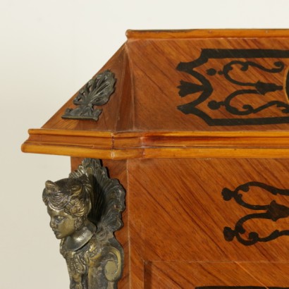 Secretaire decorato Secretaire decorato