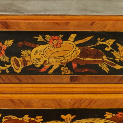 Secretaire decorato Secretaire decorato