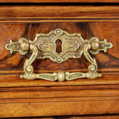 Particolare Piccola credenza Umbertina