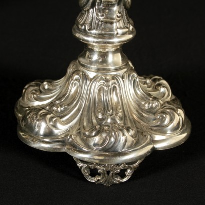 antiquités, chandeliers, chandeliers antiques, chandeliers antiques, chandeliers antiques italiens, paire de chandeliers, candélabre en argent, candélabre baroque, goût baroque, candélabre ciselé