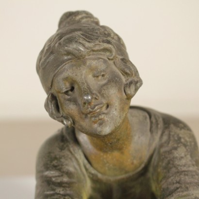 di mano in mano, scultura in antimonio, giovane donna e capretto, scultura maxim geo, maxim geo, antimonio maxim geo, scultura giovane donna, scultura di giovane donna