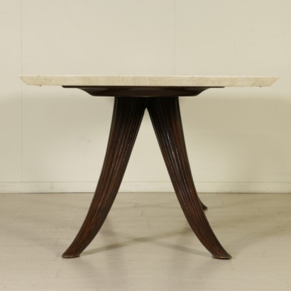 Table in the style of Osvaldo Borsani