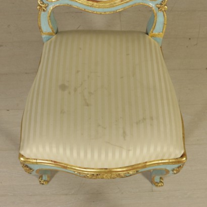 {* $ 0 $ *}, silla antigua, silla vintage, silla de diseño, silla con líneas onduladas, silla tapizada, silla dorada, silla lacada, silla blanca, silla del siglo XX, silla del siglo XX