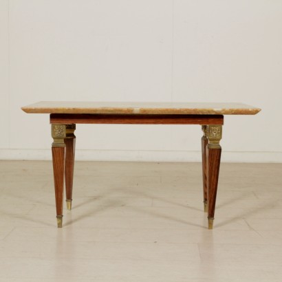 {* $ 0 $ *}, mesa de centro con tapa de mármol, mesa de centro vintage, mesa de centro de diseño, mesa de centro italiana, mesa de centro de palisandro, mesa de centro 900, mesa de centro del siglo XX, mesa de centro con patas piramidales