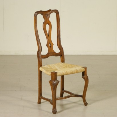 di mano in mano, sedia dalla linea mossa, sedia a giorno, sedia con seduta in foglia, sedia antica, sedia vintage, sedia in legno di noce, sedia 900, sedia italia