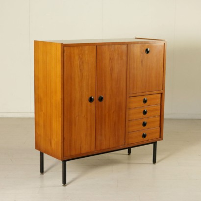 di mano in mano, credenza anni 60, anni 60, credenza con ante battenti, credenza anta a ribalta, credenza in teak, credenza vintage, credenza di design, credenza di modernariato, vintage italiano, modernariato italiano, design italiano, mobile anni 60, maniglie in ottone