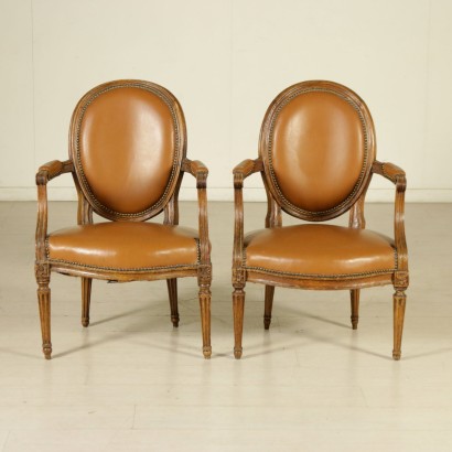 Paire de fauteuils de style Néoclassique