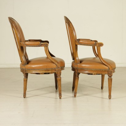 Paire de fauteuils de style Néoclassique