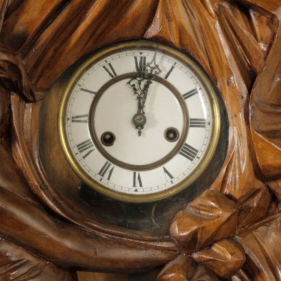 di mano in mano, orologio a pendolo, orologio da parete, orologio intagliato, orologio femminile, orologio in legno, orologio numeri romani, Orologeria Frazzei Leone, orologio 900, orologio italia