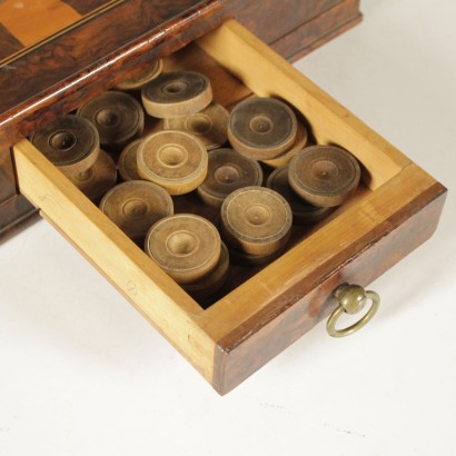 Chess board table - detail