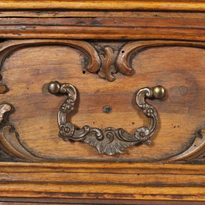 Console carved - detail