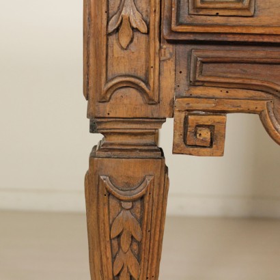 Console carved - detail