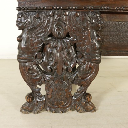 {* $ 0 $ *}, banc sculpté, banc à cariatides, banc à éléments foliaires, banc à compartiment intérieur, banc ouvrant, banc 900, banc XXe siècle, banc italien, banc en noyer, banc de style néo-renaissance