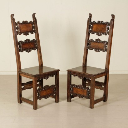 Paire de chaises sculptées