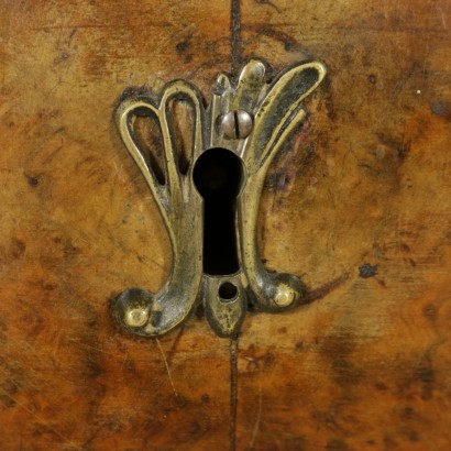 Comò in stile Barocchetto - particolare Comò in stile Barocchetto - particolare