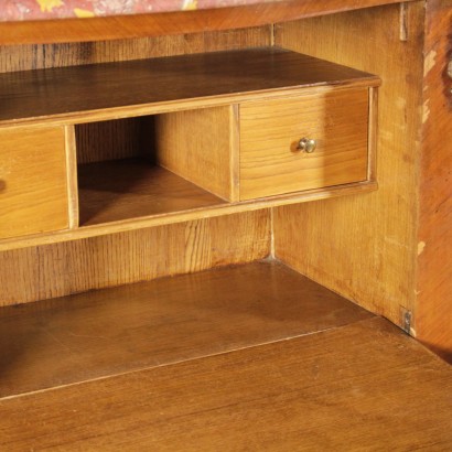 Piccolo secretaire - particolare Piccolo secretaire - particolare