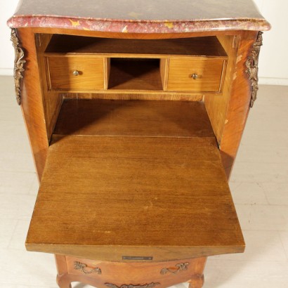 Piccolo secretaire - particolare Piccolo secretaire - particolare