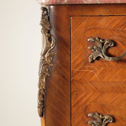 Piccolo secretaire - particolare Piccolo secretaire - particolare