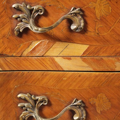 Piccolo secretaire - particolare Piccolo secretaire - particolare