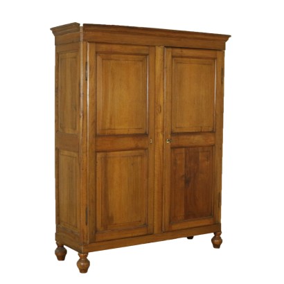 Noyer armoire avec deux portes