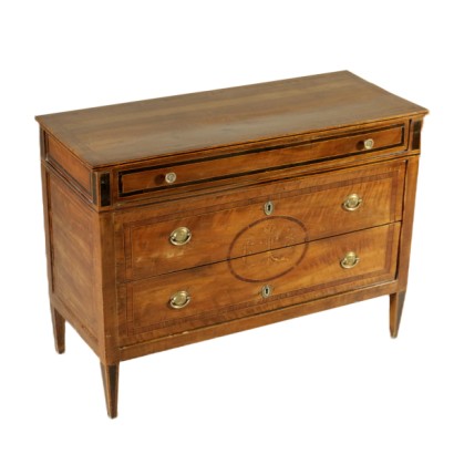 Chest of drawers in the neoclassical