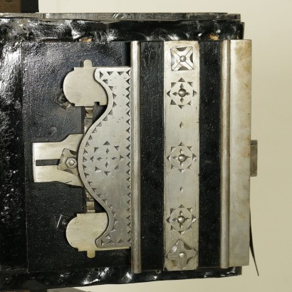 Cassaforte seconda metà 800 - particolare Cassaforte seconda metà 800 - particolare