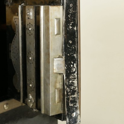 Cassaforte seconda metà 800 - particolare Cassaforte seconda metà 800 - particolare