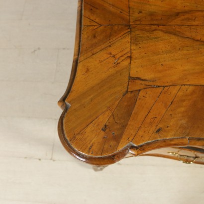 Poitrine de tiroirs de la moitié du XVIII siècle - en particulier le plan d'