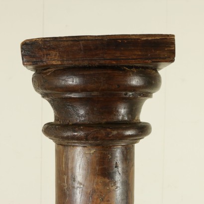 Pair of wooden columns - particular