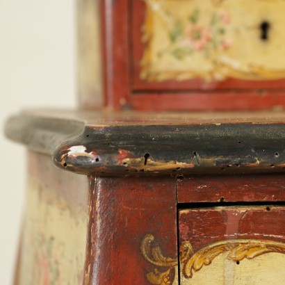 di mano in mano, scrittoio parietale, scrittoio 800, scrittoio fine 800, scrittoio in stile barocchetto, scrittoio laccato, scrittoio antico, scrittoio antiquariato, scrittoio da parete